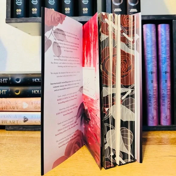 Fairyloot Exclusive Signed Edition Rose In Chains
by Julie Soto - Picture 9 of 12